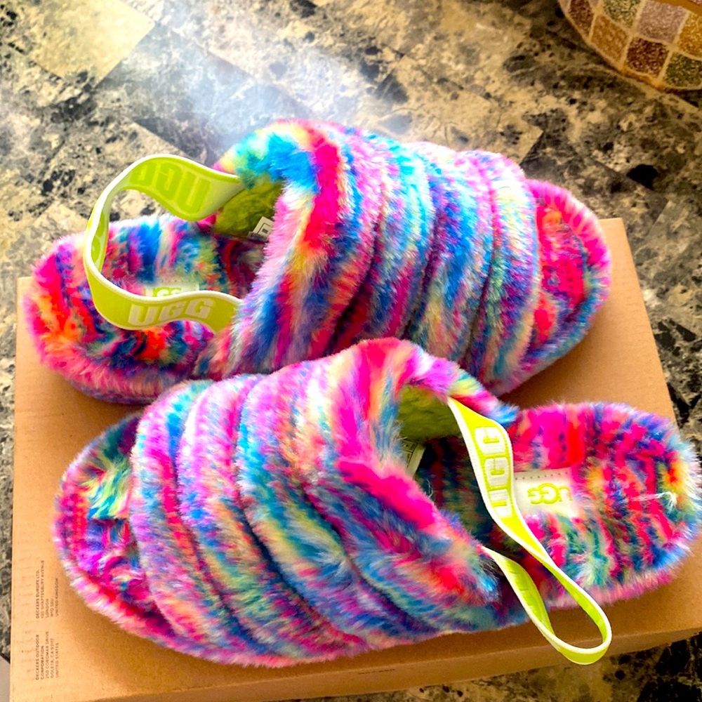 UGG Women’s Fluff OH Slides size 8